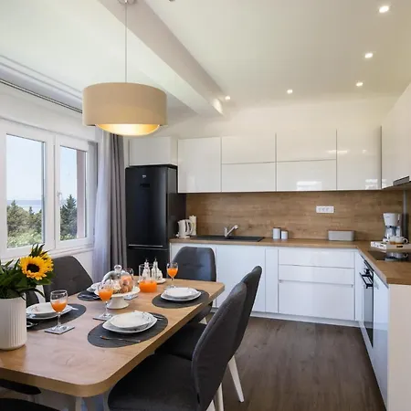 Apartment Silver Star Kaštela